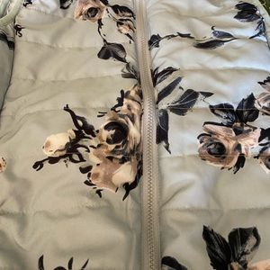 Women’s  light quilted vest